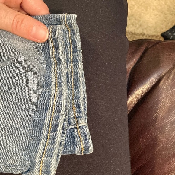 Old Navy Kids karate slim Distressed Jeans with built in flex max. - Picture 4 of 10